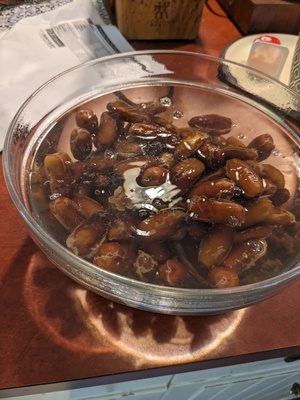 Dates soaking